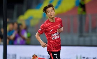 成都蓉城大胜背后暴露防线隐忧，欧冠后卫索罗金表现平平或遭新帅冷落