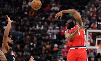 伦登组合轰70+12+11斩死神 快船送火箭“三崩”体验券